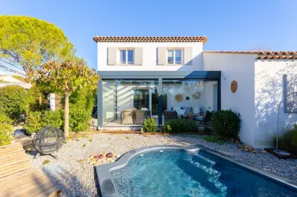 Avantages d'une toiture de terrasse en verre